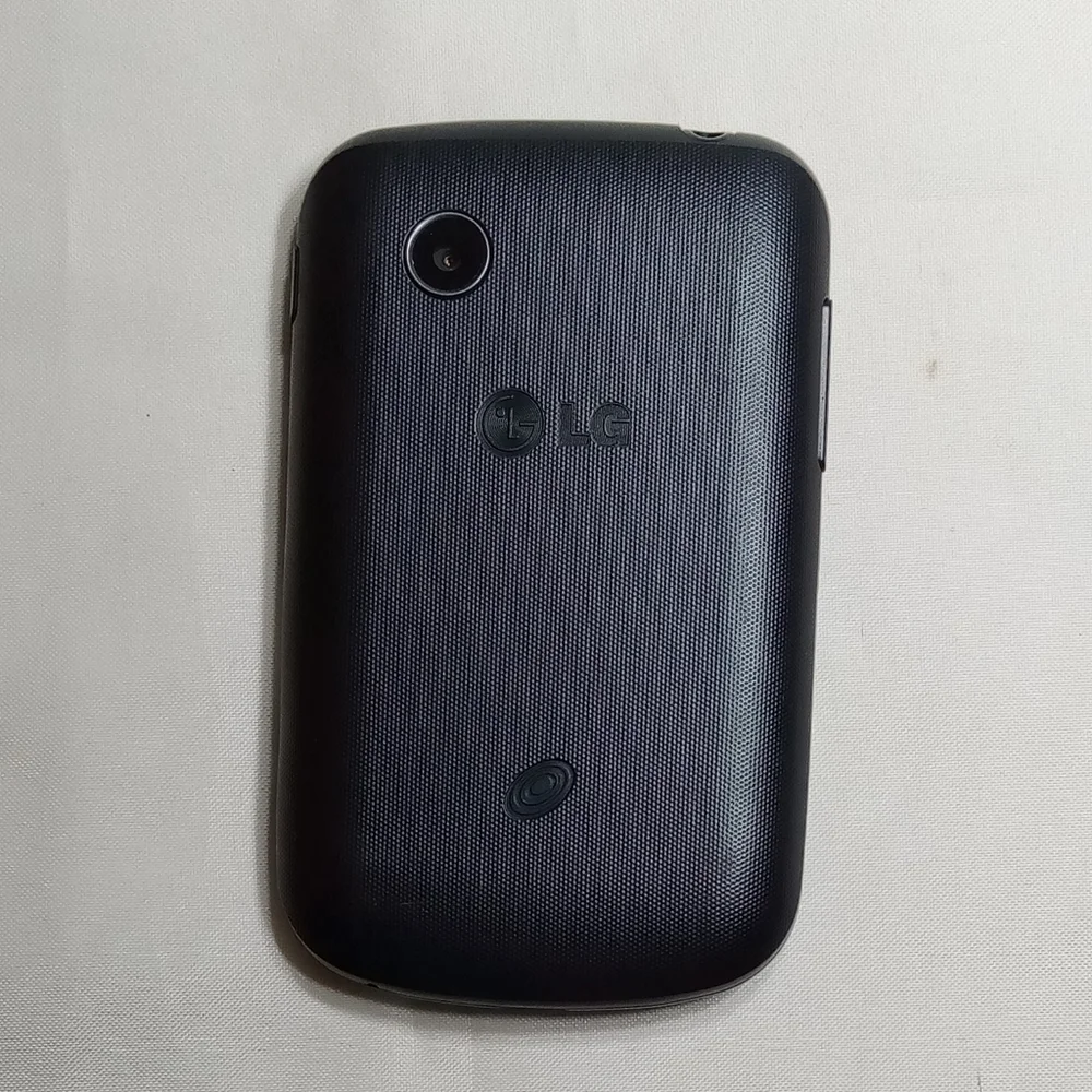LG 306G Black TracFone Cellular Phone